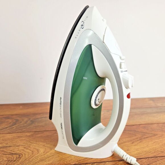 Other - Silhouette Model SI-1710 White Green Handheld 1200 Watt Clothes Steam Iron